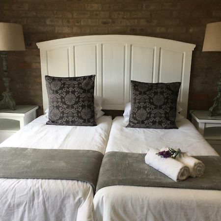 The Georgian Self-Catering Guest Suites Джордж Екстериор снимка