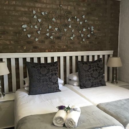 The Georgian Self-Catering Guest Suites Джордж Екстериор снимка