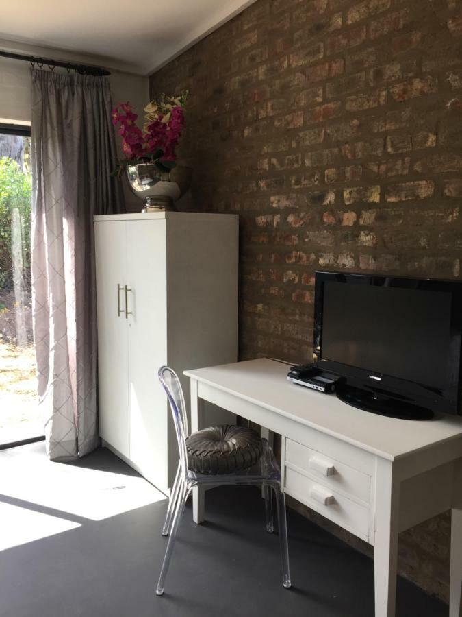 The Georgian Self-Catering Guest Suites Джордж Екстериор снимка
