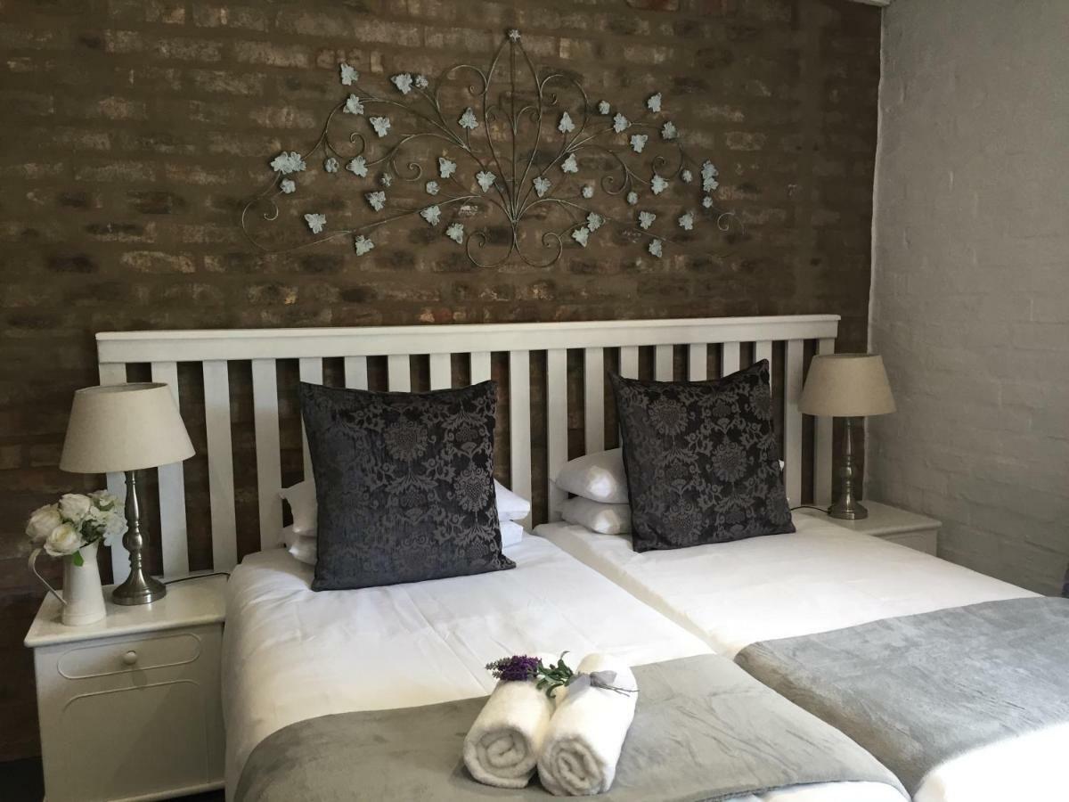 The Georgian Self-Catering Guest Suites Джордж Екстериор снимка
