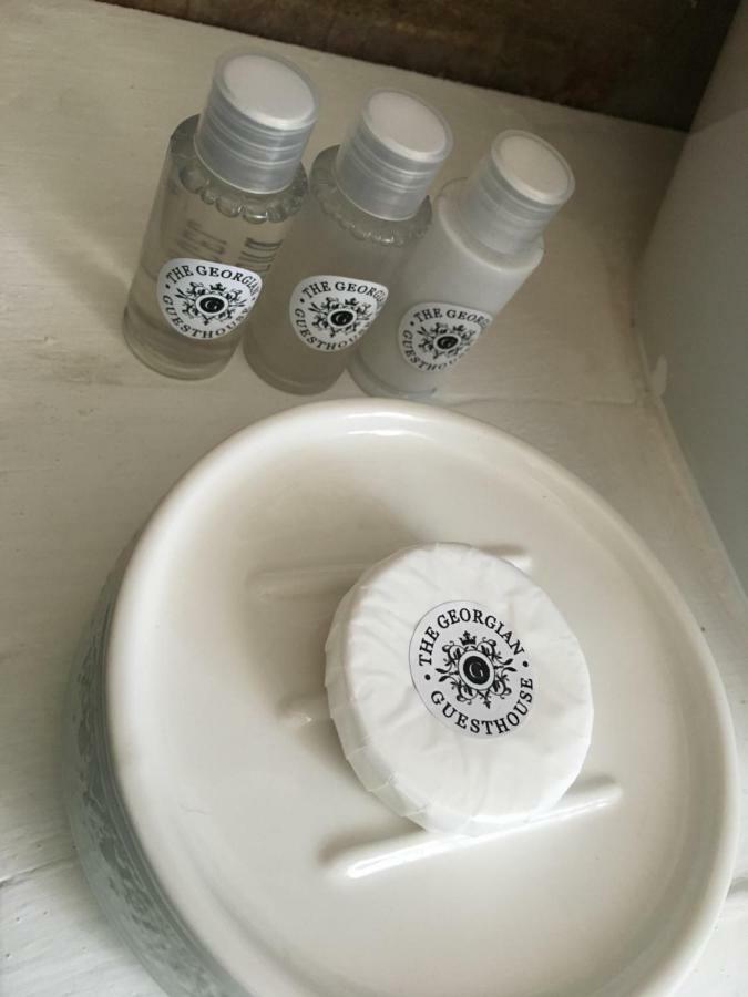 The Georgian Self-Catering Guest Suites Джордж Екстериор снимка