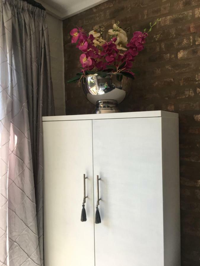 The Georgian Self-Catering Guest Suites Джордж Екстериор снимка